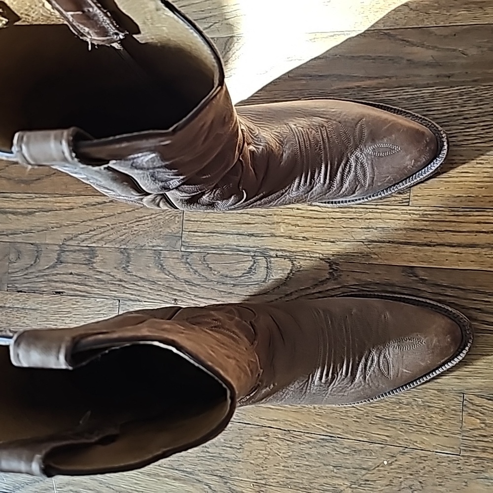 Justin cowboy 🤠 👢